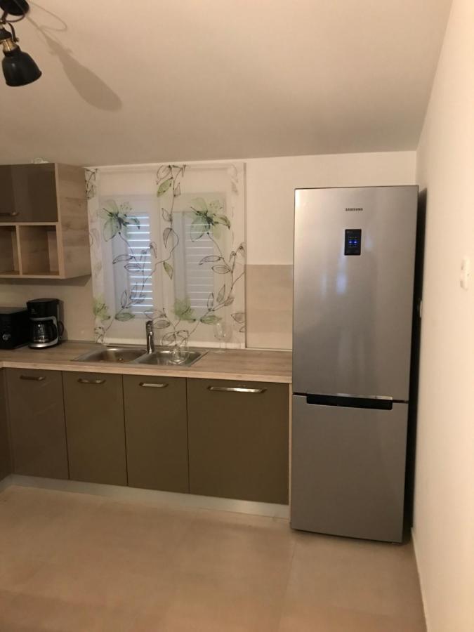 Albatros Apartment Kastel Sucurac Exterior photo