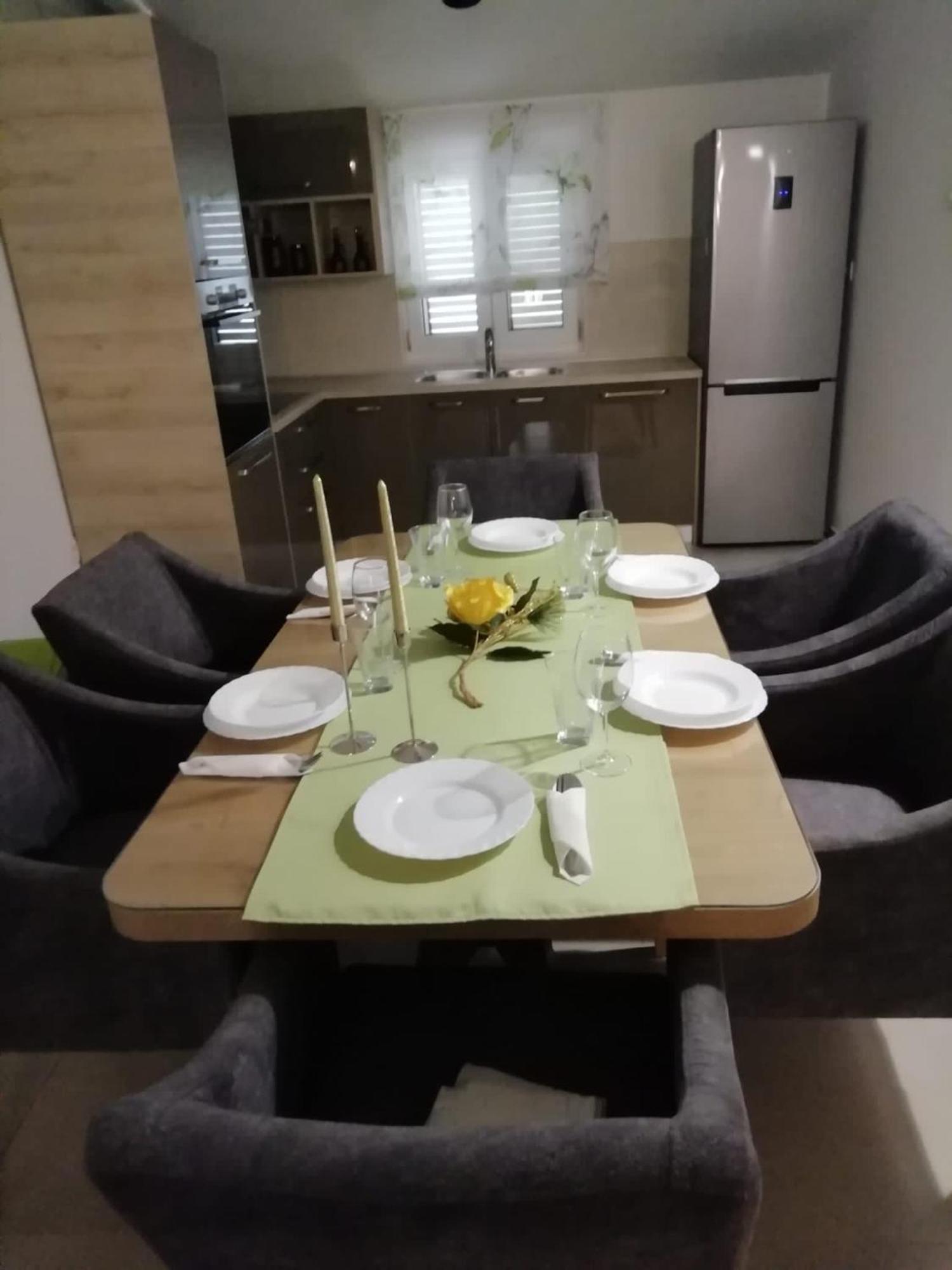 Albatros Apartment Kastel Sucurac Exterior photo